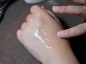 Cetaphil Gentle Cleanser bisa digosok dan tidak berbusa di kulit kering