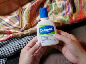 Kemasan Cetaphil Gentle Cleanser yang kecil, enak untuk dibawa-bawa
