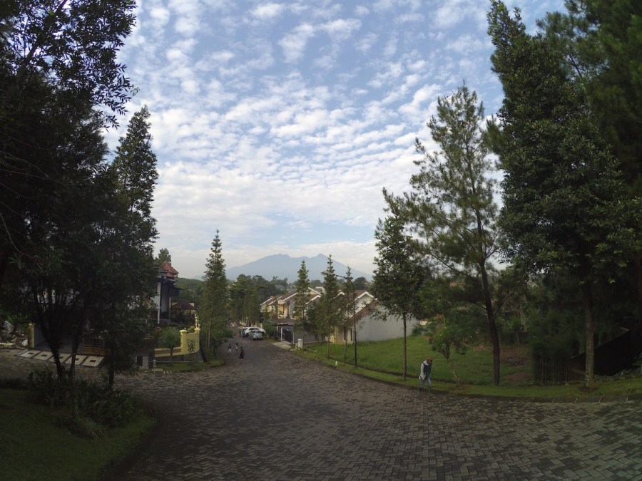 #JuliNgeblog Ini waktu saya jalan pagi dekat rumah di Bogor